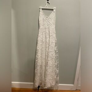Lulu’s Vow to Wow White 3D Floral Appliqué Sequin Maxi Dress Size Medium NWT